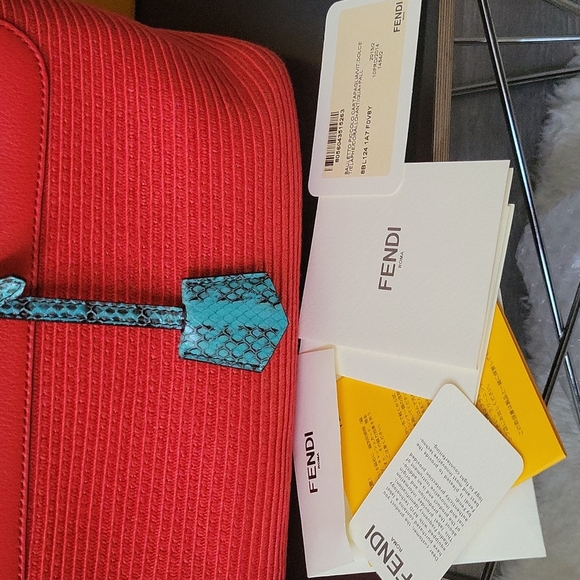 FENDI - Picture 13 of 16